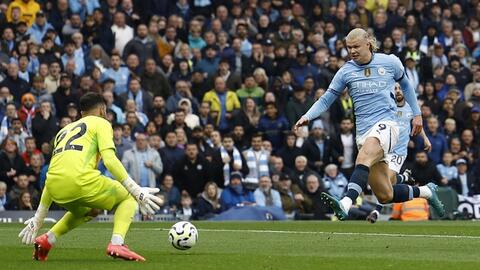Haaland cán mốc 100 bàn, Man City thoát hiểm phút 90+8