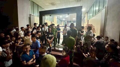 Công ty Educa Việt Nam bỏ rơi hàng trăm lao động tại sân bay