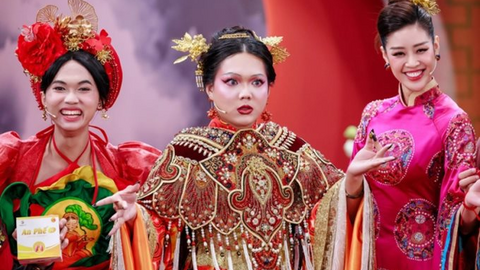 "Chiến thần livestream" Phạm Thoại kể chuyện từng vào "danh sách đen" của tất cả các nhãn hàng: “Tại sao người ta nổi tiếng có thêm công việc, còn mình thì không?”