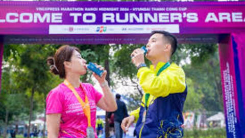 Vinamilk tài trợ “132 kg đạm*” cho 11.000 runner VnExpress Marathon Hà Nội