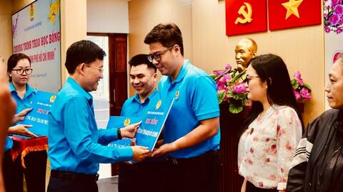 Gần 1 tỉ đồng hỗ trợ CNVC-LĐ nâng cao trình độ