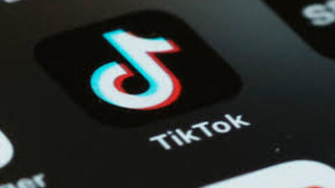 "Bác sĩ TikTok": Cạm bẫy tiền mất tật mang