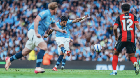 Huyền thoại Kevin de Bruyne sẽ được tạc tượng, HLV Pep Guardiola rơi lệ ngày chia tay anh