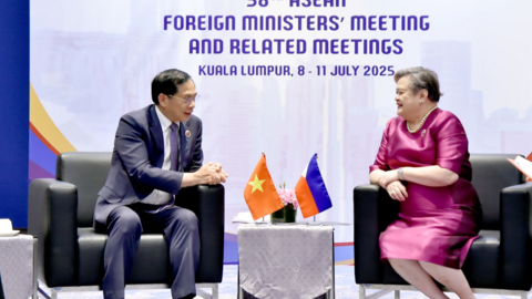 <a href="/hoi-nhap" title="Hội nhập" rel="dofollow">Hội nhập</a>