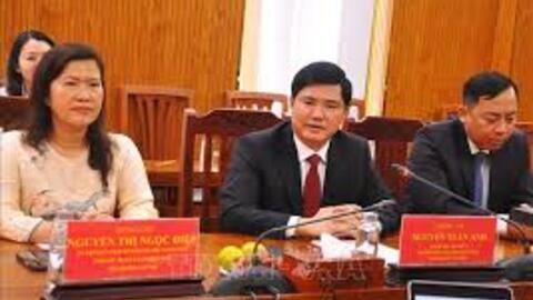 <a href="/hoi-nhap" title="Hội nhập" rel="dofollow">Hội nhập</a>