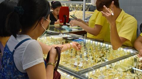 <a href="/thi-truong" title="Thị trường" rel="dofollow">Thị trường</a>