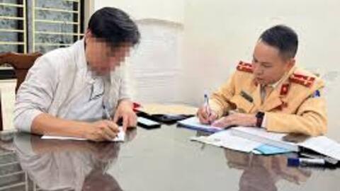 <a href="/chinh-sach-phap-luat" title="Chính sách - Pháp luật" rel="dofollow">Chính sách - Pháp luật</a>