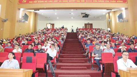 <a href="/thi-truong" title="Thị trường" rel="dofollow">Thị trường</a>