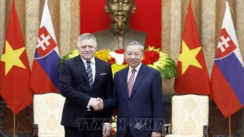 <a href="/hoi-nhap" title="Hội nhập" rel="dofollow">Hội nhập</a>