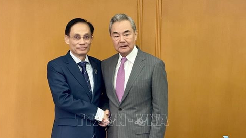 <a href="/hoi-nhap" title="Hội nhập" rel="dofollow">Hội nhập</a>