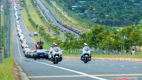 <a href="/thi-truong" title="Thị trường" rel="dofollow">Thị trường</a>