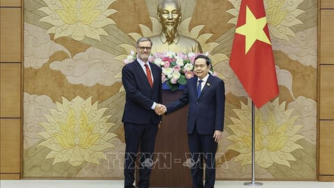 <a href="/hoi-nhap" title="Hội nhập" rel="dofollow">Hội nhập</a>