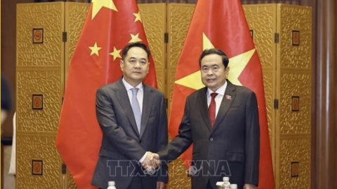 <a href="/hoi-nhap" title="Hội nhập" rel="dofollow">Hội nhập</a>