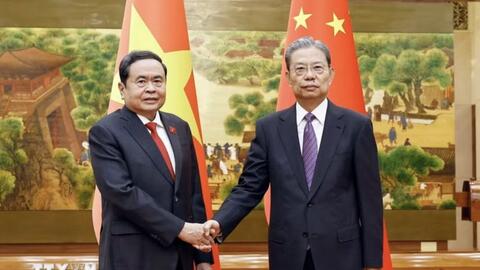 <a href="/hoi-nhap" title="Hội nhập" rel="dofollow">Hội nhập</a>
