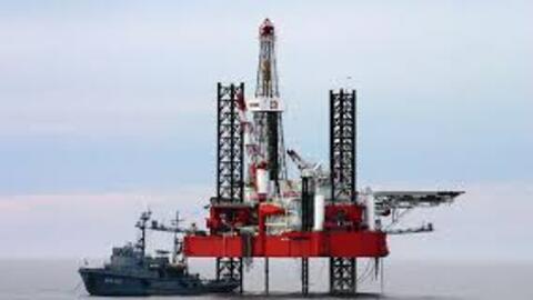 Giá dầu Brent bật tăng, WTI vượt mốc 60 USD/thùng sau hơn hai tuần