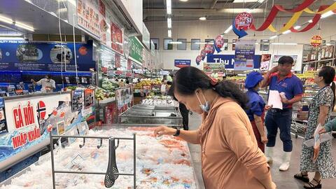 Hàng thiết yếu tại TPHCM tăng nhẹ, sức mua vẫn ổn định