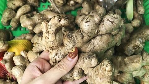 Thực phẩm quen thuộc giúp giảm đau họng