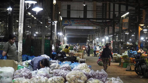 Rau xanh ở TPHCM có loại trên 100.000 đồng/kg, nguồn về chợ đầu mối tiếp tục giảm