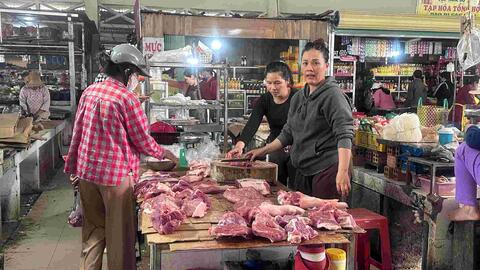 Điều phối hàng hóa kịp thời giúp thị trường dần ổn định sau mưa lũ