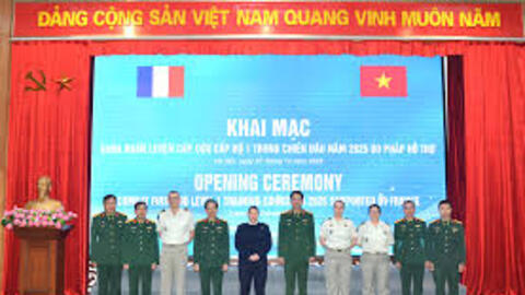 Pháp hỗ trợ Việt Nam đào tạo về sơ cấp cứu chiến trường trong hoạt động gìn giữ hòa bình