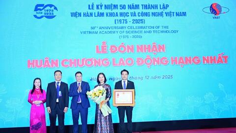 VAST vinh dự đón nhận nhiều phần thưởng cao quý