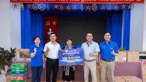 PTSC Marine và hành trình “Trao gửi yêu thương - Ươm mầm tri thức”