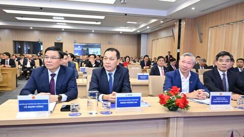Quyền Bộ trưởng Lê Mạnh Hùng dự Hội nghị tổng kết EVN năm 2025, triển khai nhiệm vụ năm 2026
