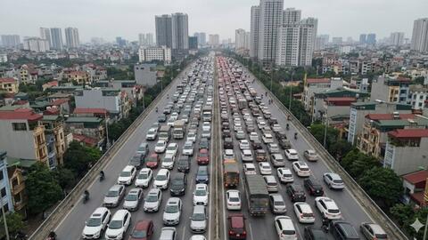 Giao thông Hà Nội sáng 2/2: Ùn tắc kéo dài từ nội đô ra cao tốc