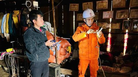 Ánh điện về bản, bà con xóm núi Lào Cai hân hoan đón Tết cổ truyền