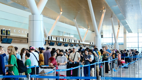 Mùng 3 Tết, gần 1.000 chuyến bay sẽ thông qua cảng Tân Sơn Nhất