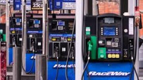 Giá dầu thế giới lên cao nhất trong 4 năm