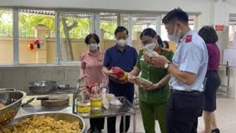 An toàn thực phẩm: Trách nhiệm của cơ quan quản lý, người kinh doanh và sự giám sát của xã hội​