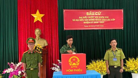 Cà Mau: Cử tri đảo Hòn Khoai và Hòn Chuối phấn khởi đi bầu cử sớm