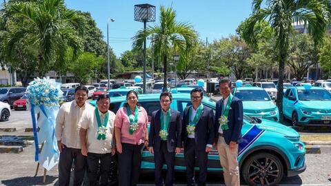 Tỷ phú Phạm Nhật Vượng chính thức chạy 2.500 taxi điện tại Philippines