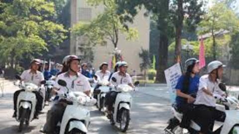 Định hướng, giáo dục thanh thiếu niên tham gia giao thông đúng luật