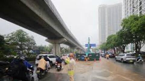 Hà Nội bảo đảm trật tự, an toàn giao thông tại các công trình chống ngập