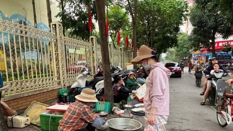 Công nhân canh cánh nỗi lo thực phẩm kém chất lượng