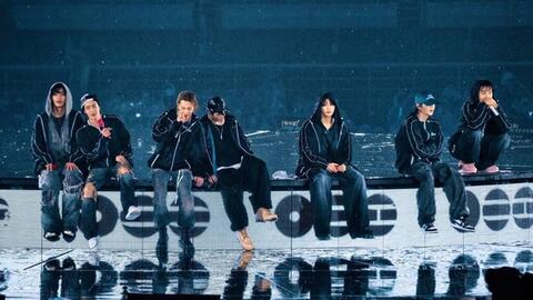 Concert 50.000 khán giả của BTS gây tranh cãi