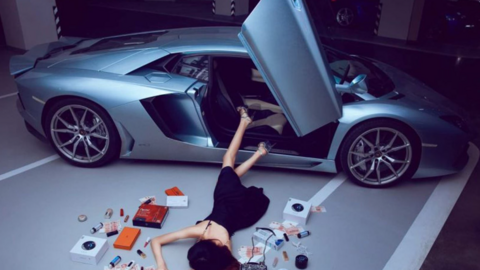 Cảnh báo cổ xúy cho lối sống xa hoa, lệch chuẩn