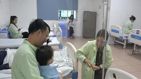 Dịch tay chân miệng và sốt xuất huyết bùng phát mạnh ở trẻ