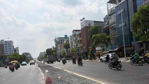 Đường Cộng Hòa phá dỡ dải phân cách, sắp thành đường 3 chiều đầu tiên ở TPHCM