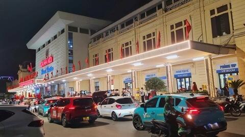 Ga Hà Nội đón gần 400.000 lượt khách đi tàu dịp 30.4 - 1.5
