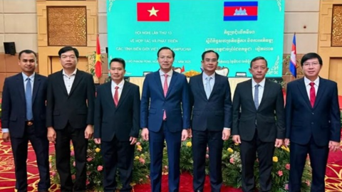 Xây dựng quan hệ hữu nghị với địa phương nước bạn có chung đường biên giới