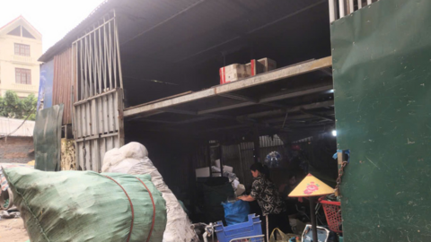 Hà Nội: Nỗi lo từ những vựa thu mua phế liệu mọc xen khu dân cư