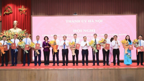 Hà Nội công bố nhiều quyết định về công tác cán bộ