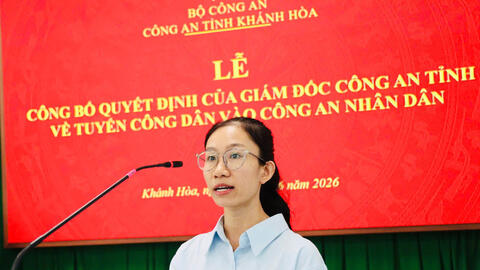Tạm tuyển vợ Thiếu tá hy sinh trong lúc làm nhiệm vụ vào lực lượng Công an nhân dân
