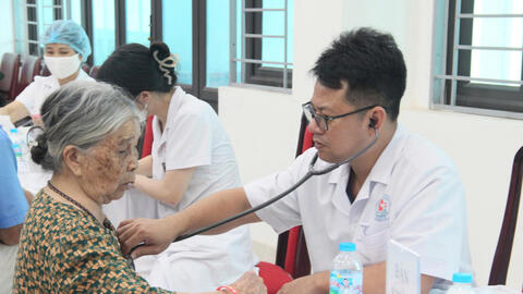 Người có BHYT được thêm quyền lợi, nhiều trường hợp tự đi khám vẫn được thanh toán