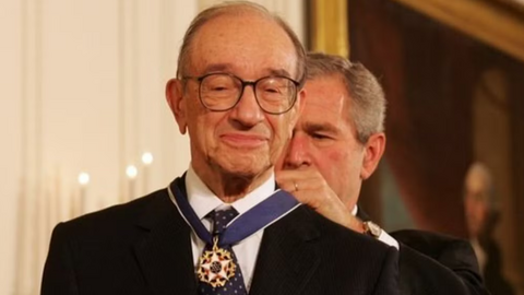 Cựu Chủ tịch Fed Alan Greenspan qua đời ở tuổi 100