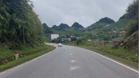 Thí điểm lắp đinh phản quang năng lượng mặt trời trên Quốc lộ 6