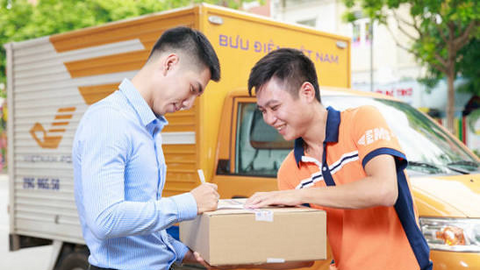 Doanh nghiệp chuyển phát nhanh lo bị 'giam vốn' vì quy định nộp trước thuế